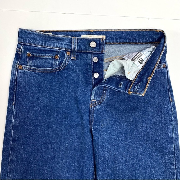 LEVI’S Wedgie Icon High Rise Premium Jeans in Medium Washed Button Fly - Picture 7 of 11